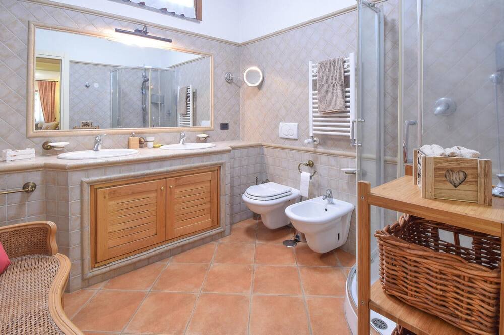 Photo of Bathroom in Marino