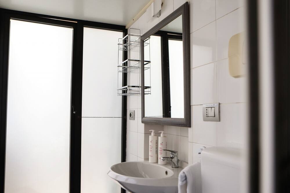 Photo of Bathroom in Pozzuoli