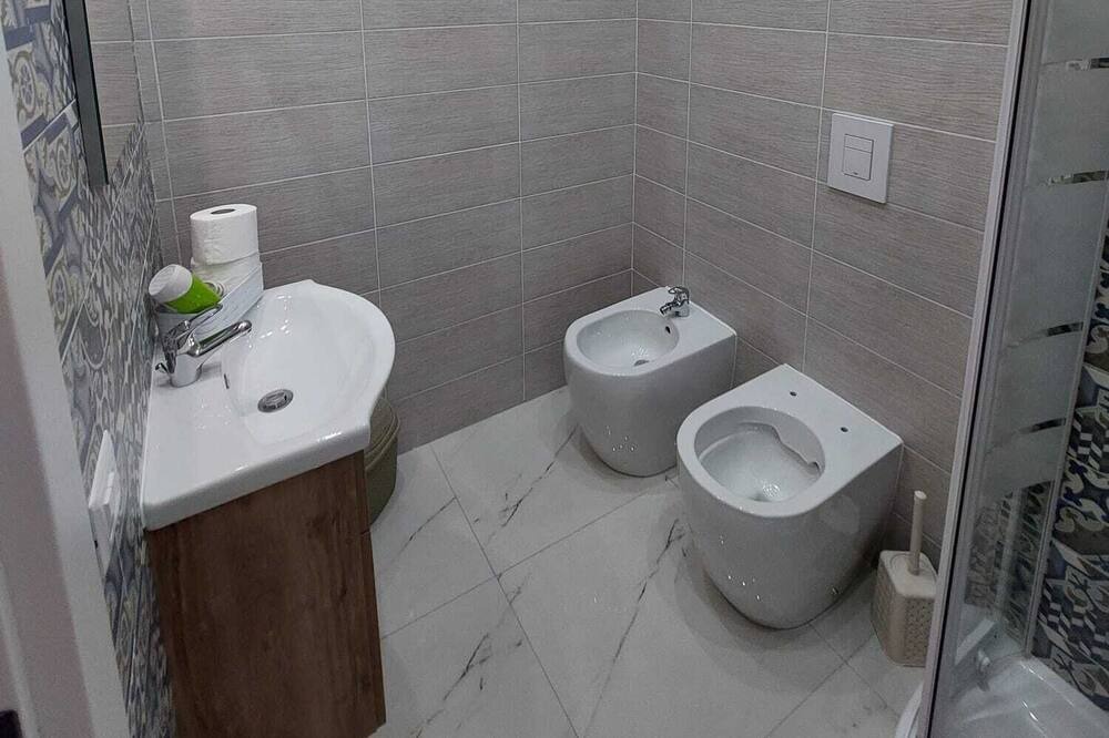Photo of Bathroom in Torre Annunziata