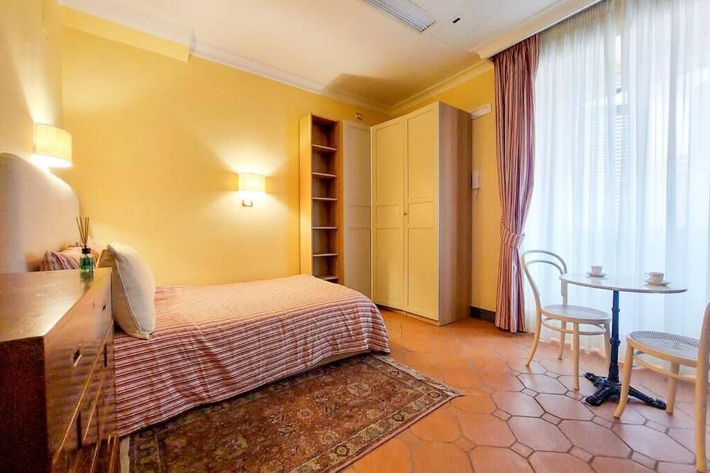 Photo of Bedroom in Mergellina