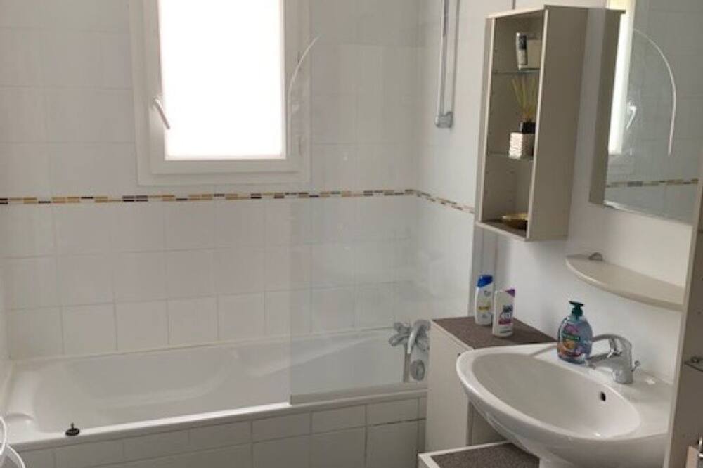 Photo of Bathroom in Feytiat