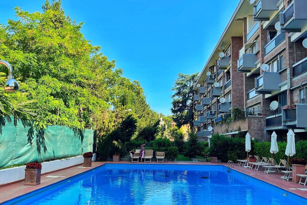 Photo of Outdoor in Aurelio