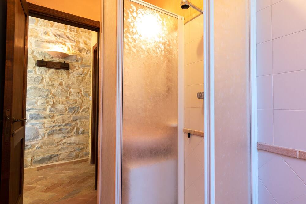 Photo of Bathroom in Abbateggio