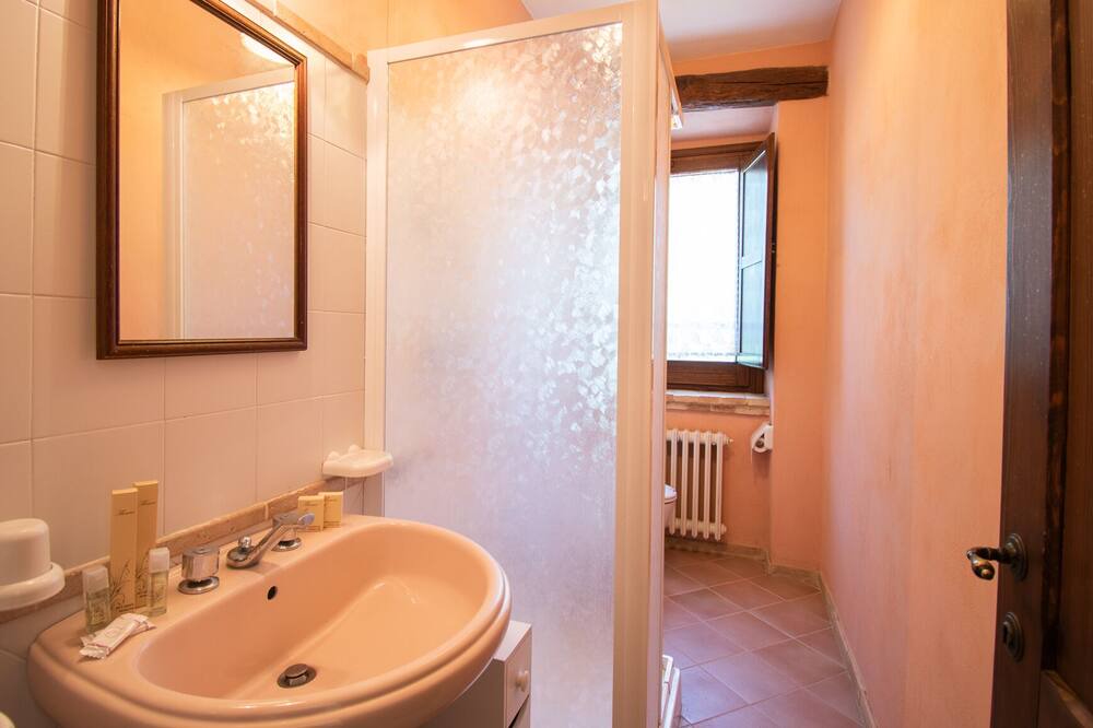 Photo of Bathroom in Abbateggio
