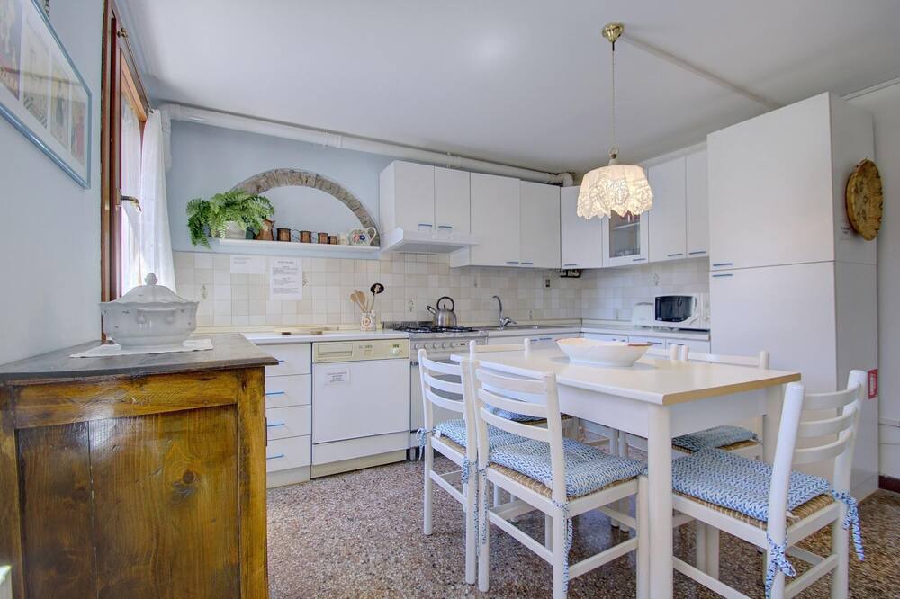 Photo of Kitchen in Dorsoduro