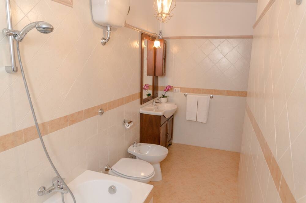 Photo of Bathroom in Termini