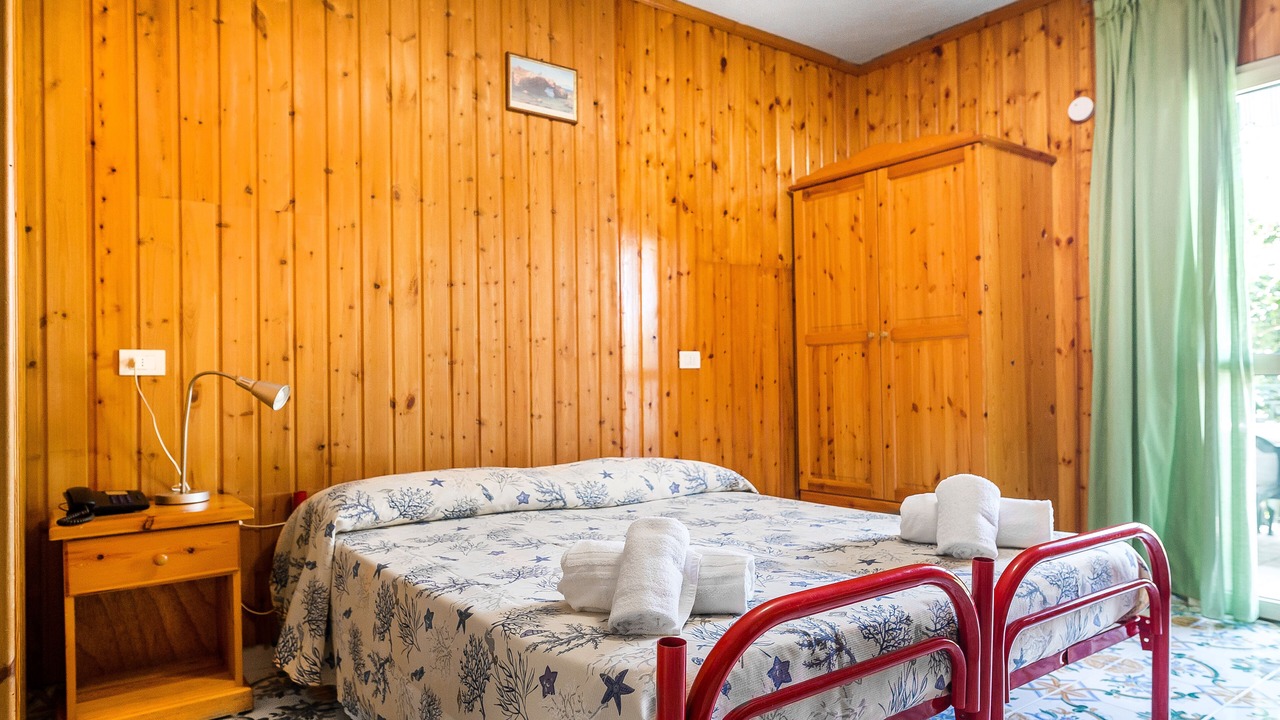 Photo of Bedroom in Meta