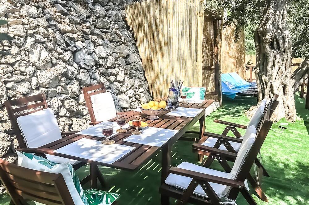 Photo of Patio Balcony in Laurito