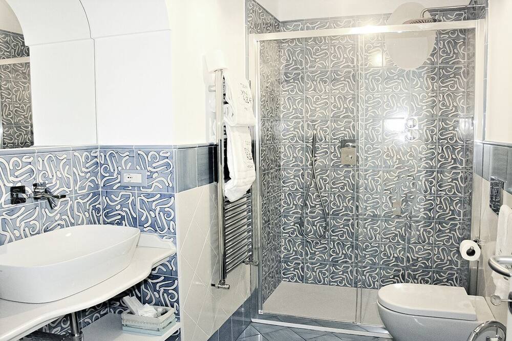 Photo of Bathroom in Laurito