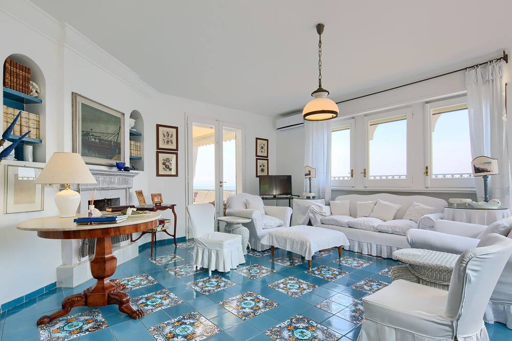 Photo of Livingroom in Massa Lubrense