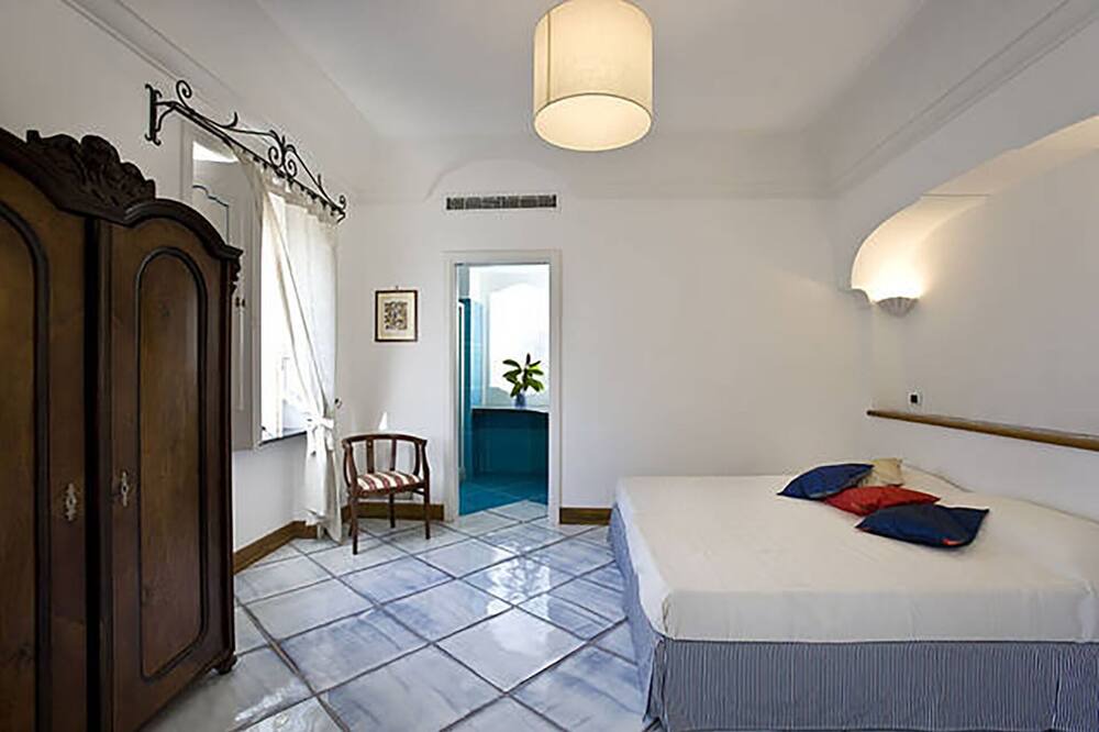 Photo of Bedroom in Pogerola