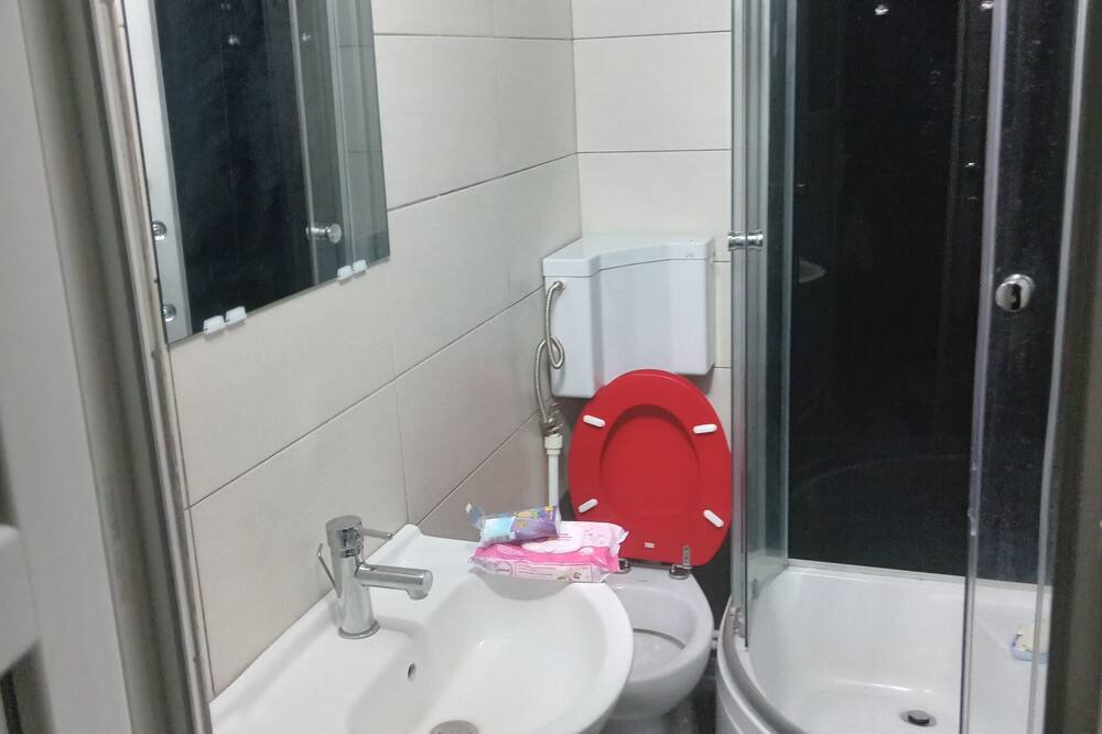 Photo of Bathroom in Tarina