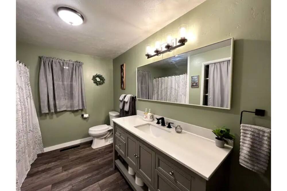 Photo of Bathroom in Whitewood