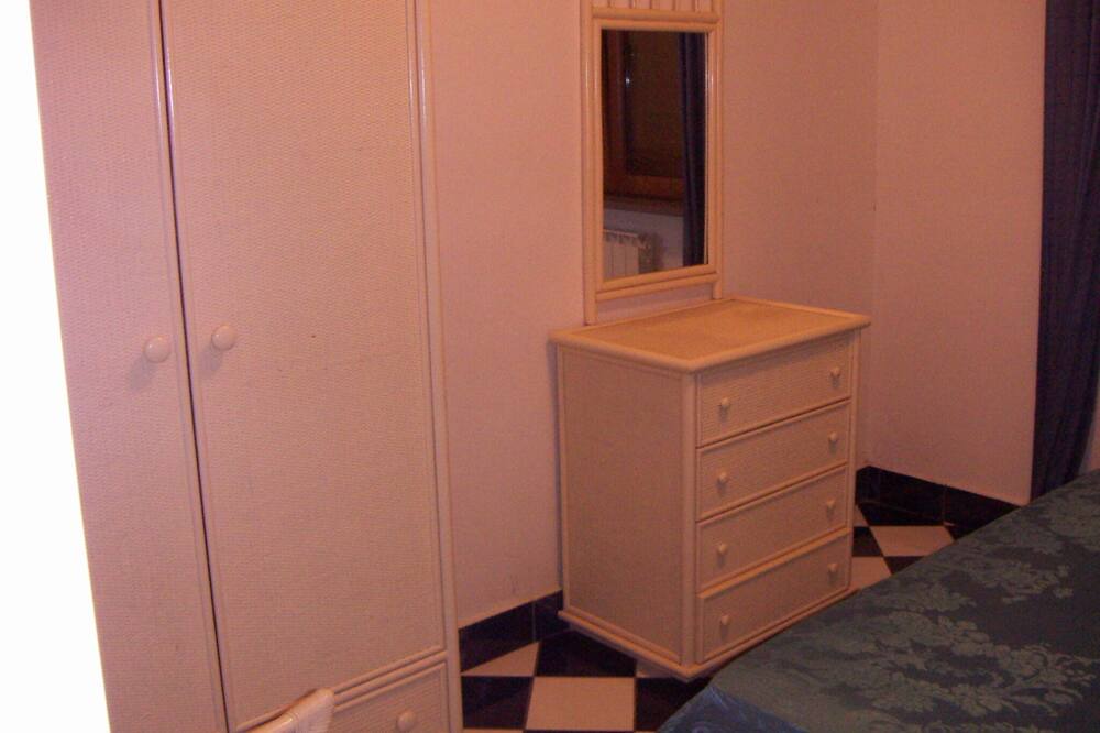 Photo of Bedroom in Latina Lido