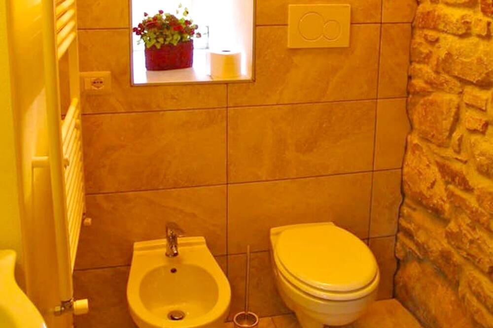 Photo of Bathroom in Castelmezzano