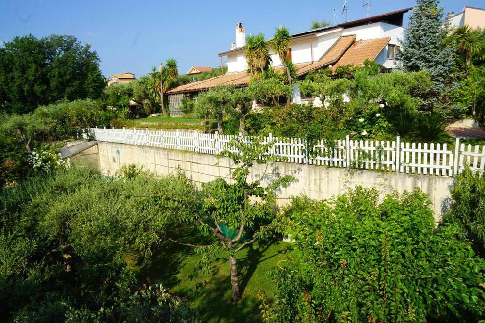 Photo of Outdoor in Treglio