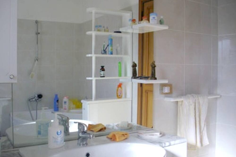 Photo of Bathroom in Castel di Ieri