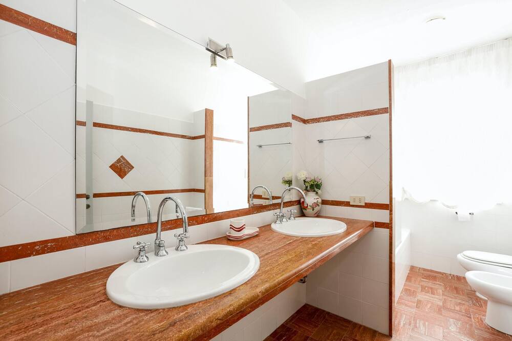 Photo of Bathroom in Cupra Marittima