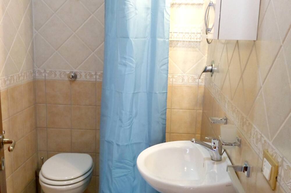 Photo of Bathroom in Laura