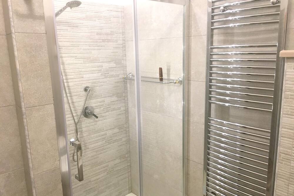 Photo of Bathroom in Carpino