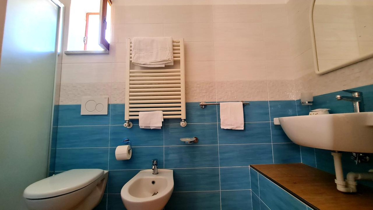 Photo of Bathroom in Forio