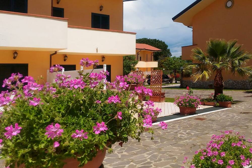 Photo of Outdoor in Laura