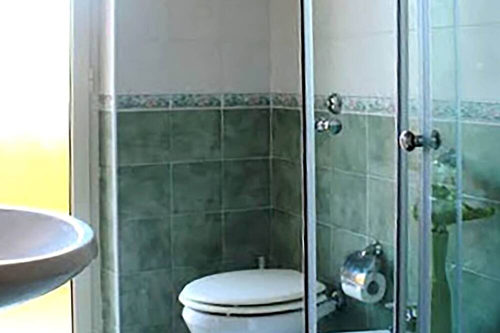 Photo of Bathroom in Laura