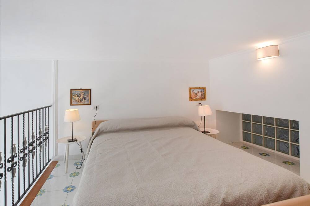 Photo of Bedroom in Pozzuoli