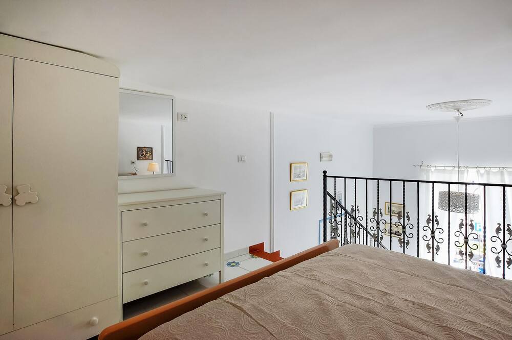 Photo of Bedroom in Pozzuoli