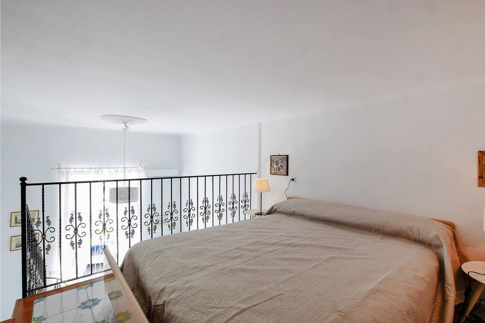 Photo of Bedroom in Pozzuoli