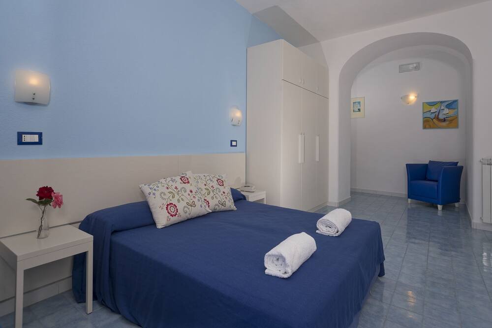 Photo of Bedroom in Forio