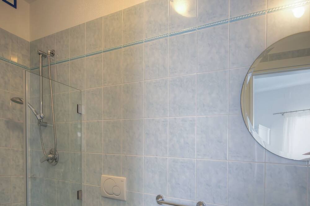 Photo of Bathroom in Forio