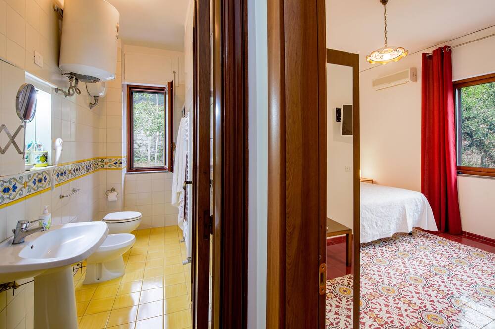 Photo of Bathroom in Priora
