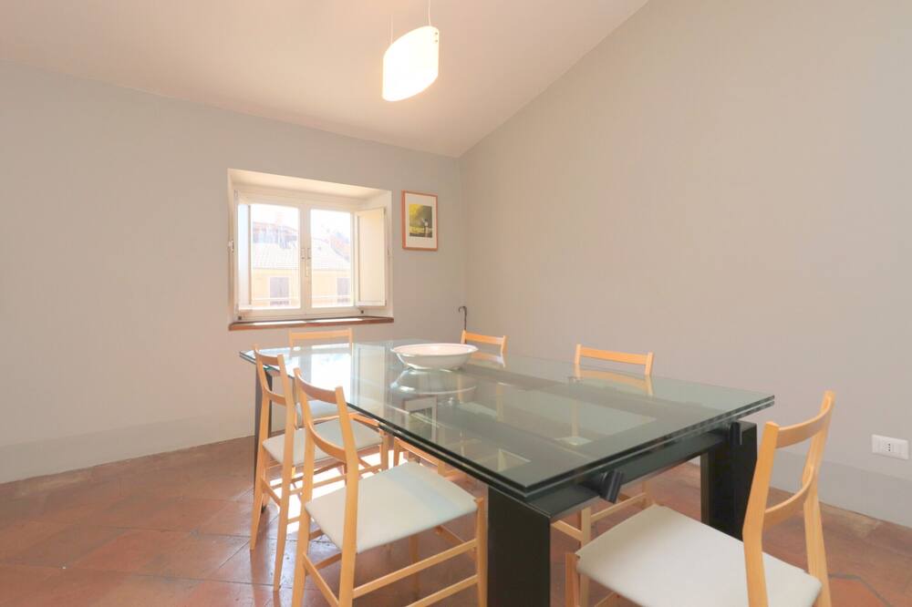 Photo of Livingroom in Esquilino