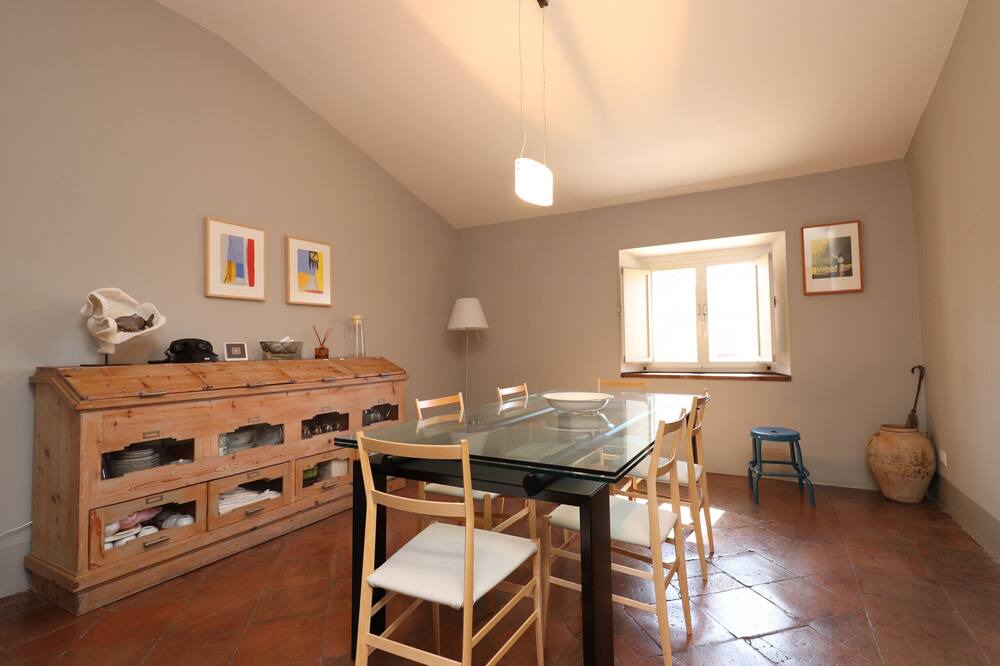 Photo of Livingroom in Esquilino