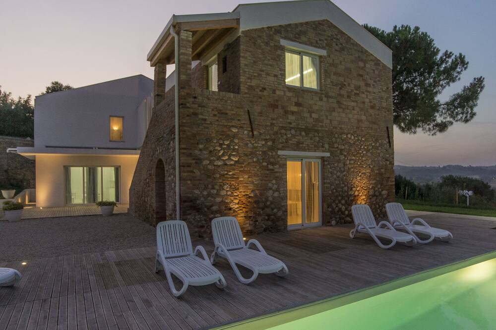 Photo of Outdoor in Notaresco
