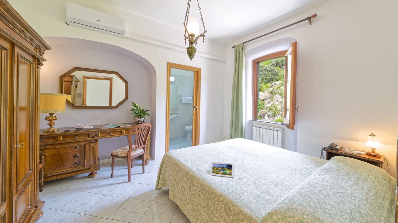 Photo of Bedroom in Forio