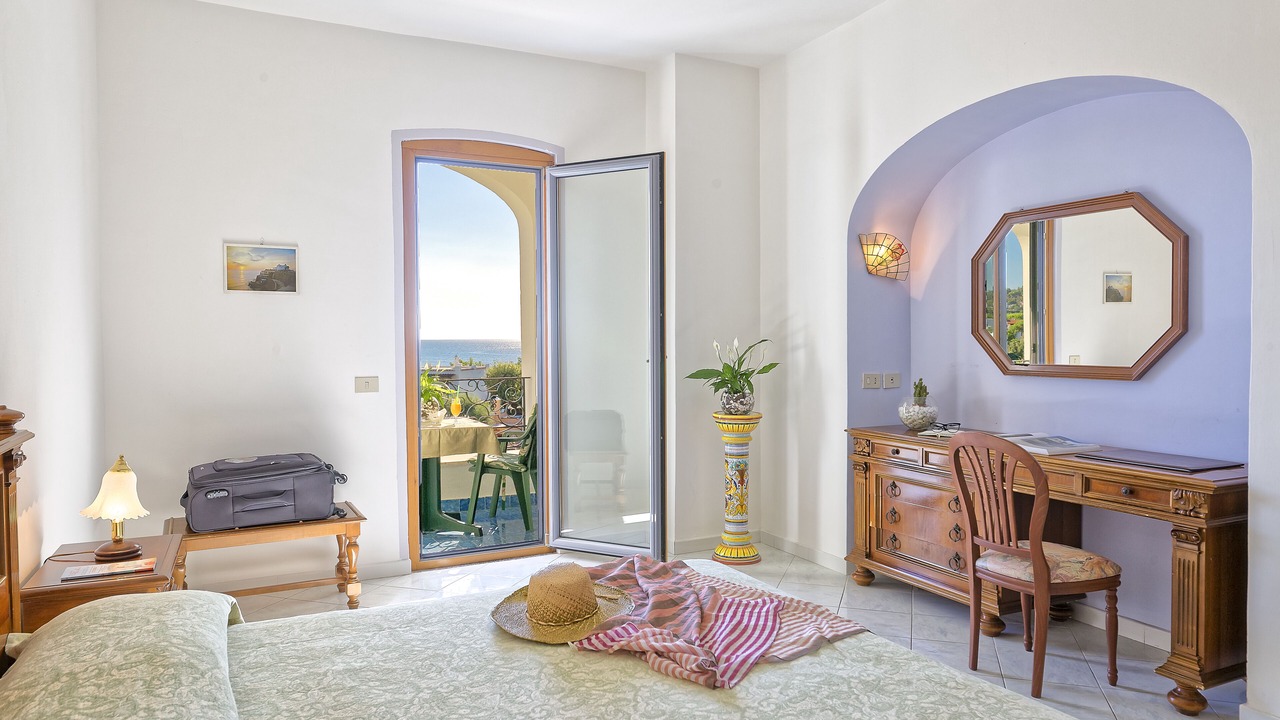 Photo of Bedroom in Forio