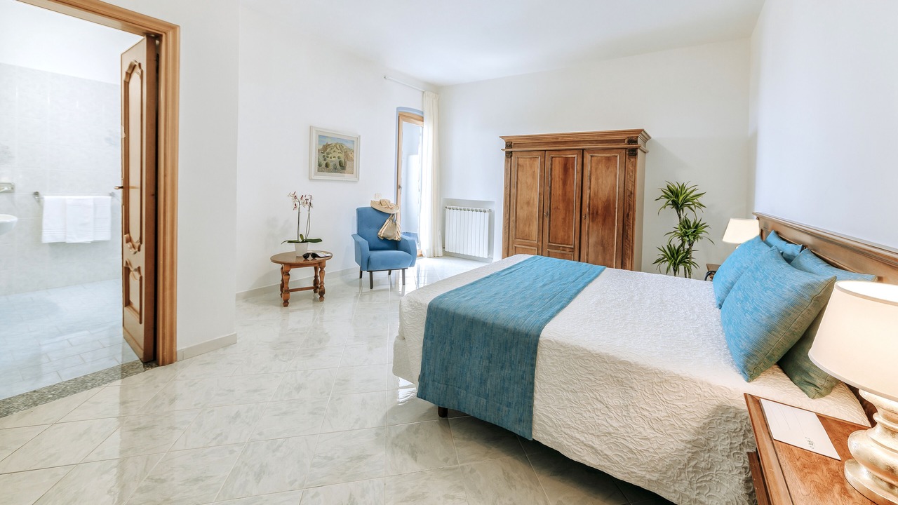 Photo of Bedroom in Forio