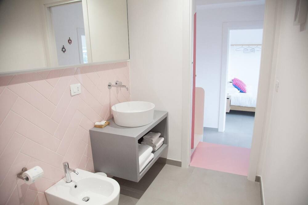 Photo of Bathroom in Fuorigrotta