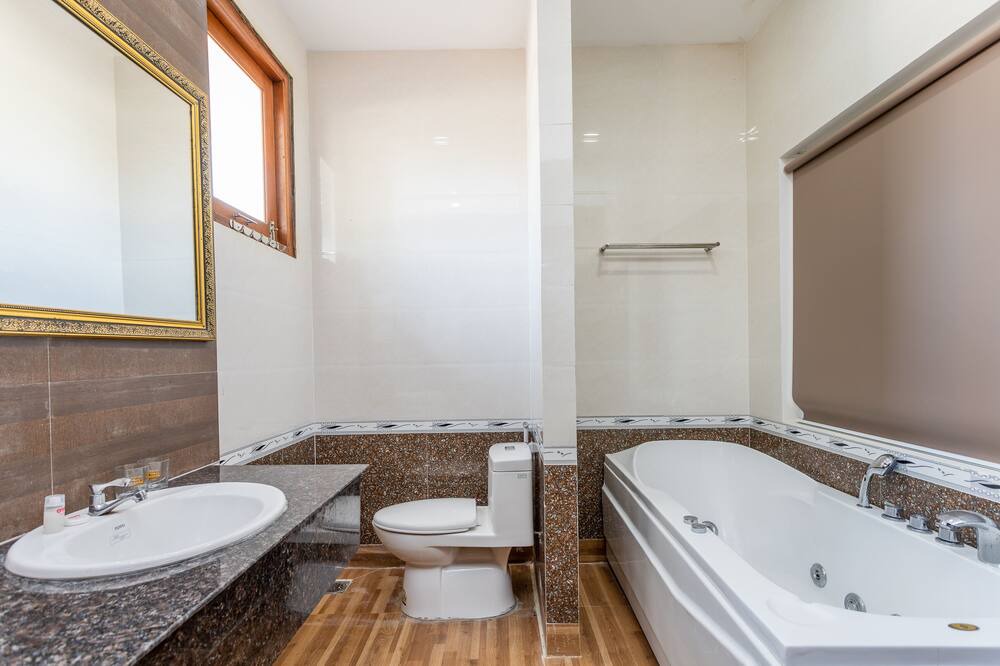 Photo of Bathroom in Ham Ninh