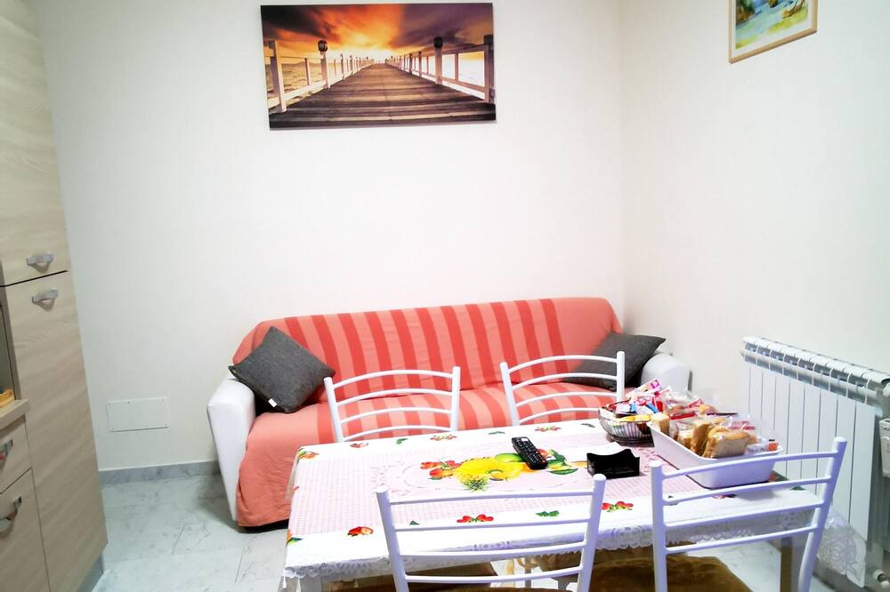 Photo of Livingroom in Suburbio IX Aurelio