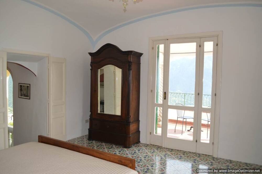 Photo of Bedroom in Scala