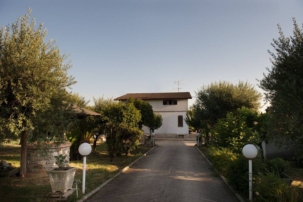 Photo of Others in Giulianello