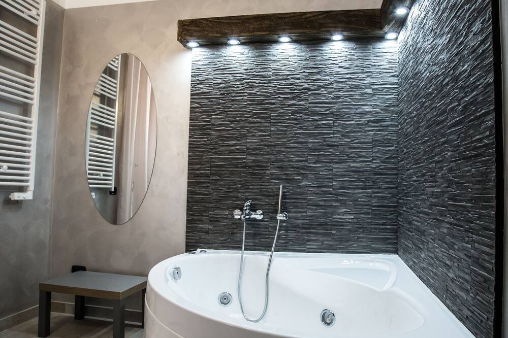 Photo of Bathroom in Historical Downtown Salerno