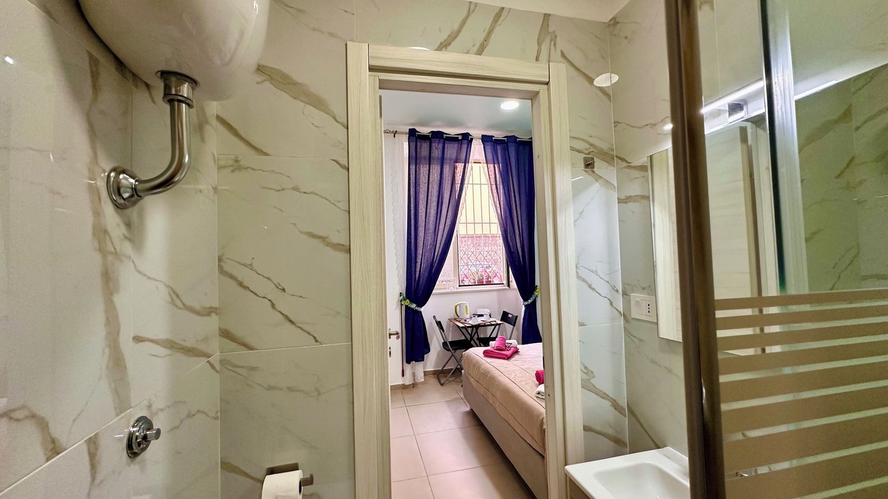 Photo of Bathroom in Naples