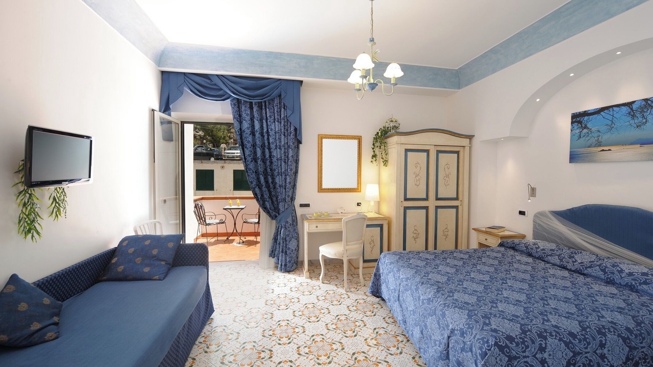 Photo of Bedroom in Furore
