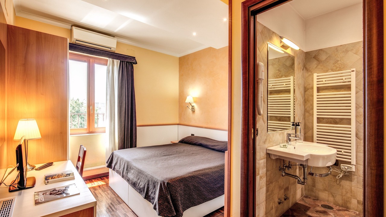 Photo of Bedroom in Quartiere XXIX Ponte Mammolo