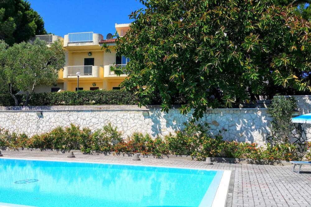 Photo of Outdoor in Montincello