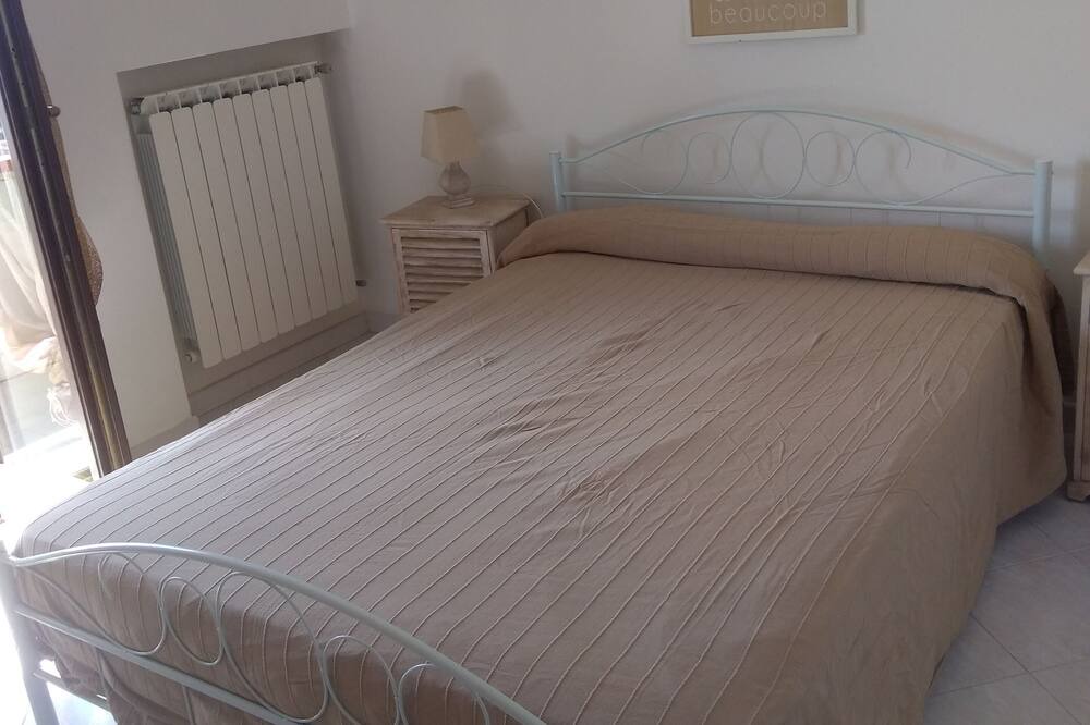 Photo of Bedroom in Minturno